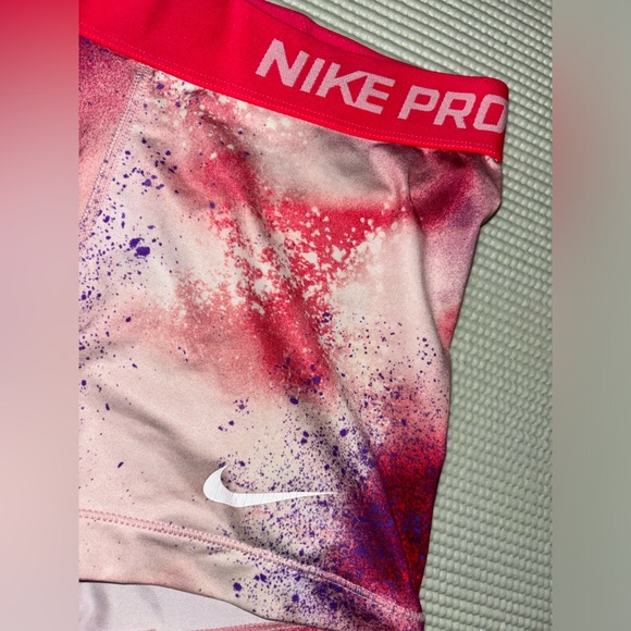 NIKE BUNDLE- Set of 3 Girls Nike T-shirt & spandex & under armour spandex - Picture 4 of 11